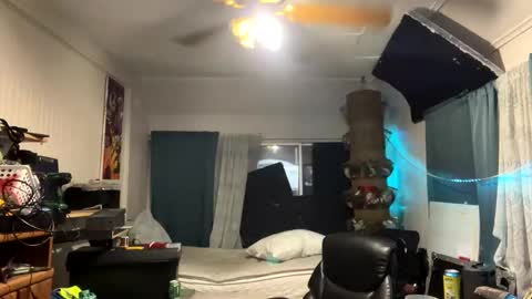 Snapshot of kinkybiguy14 chatting on 5, 11, 2025 Kinky Cassie online show from 5, 11, 2025