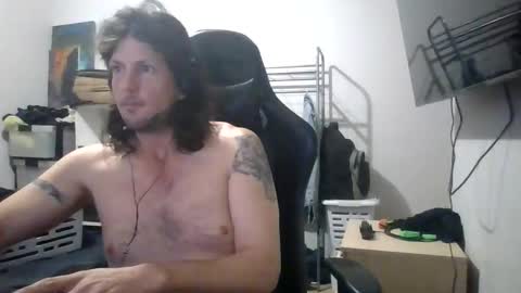Snapshot of kinkybinerd chatting on 10, 4, 2026 Horny Bloomy online show from 10, 4, 2026