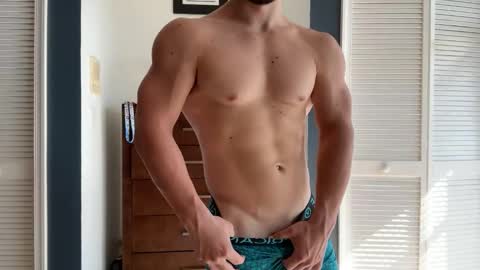 Snapshot of kinkybuffboy chatting on 24, 12, 2024 kinkybuffboy online show from 24, 12, 2024