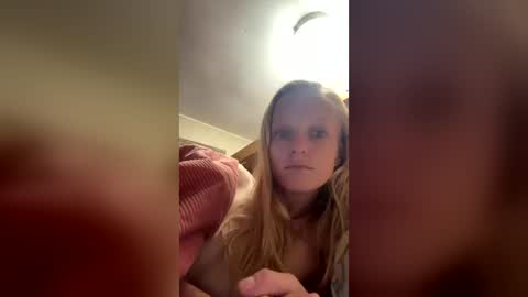 Kinkycheeks101 online show from 20, 7, 2026