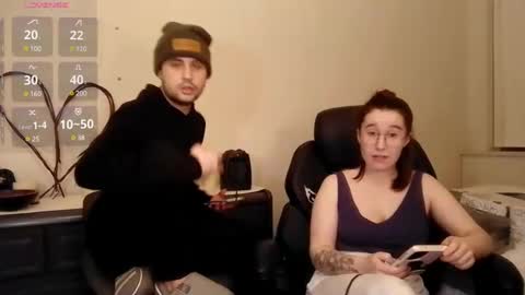 Maysie and Hunter online show from 27, 12, 2024