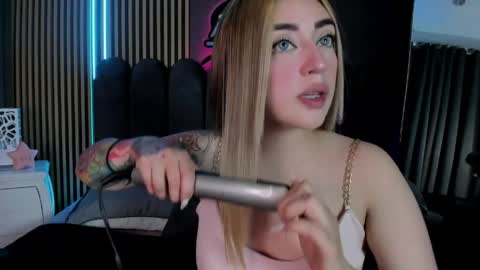 Snapshot of kinkydoll_ chatting on 14, 5, 2026 Sara online show from 14, 5, 2026