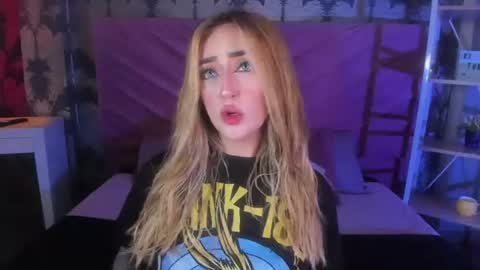 Snapshot of kinkydoll_ chatting on 26, 6, 2026 Sara online show from 26, 6, 2026
