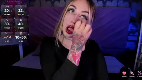 Snapshot of kinkydoll_ chatting on 28, 7, 2026 Sara online show from 28, 7, 2026
