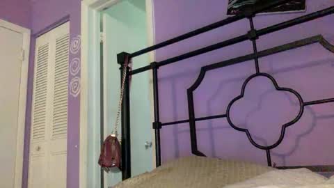 Bunniii online show from 6, 4, 2026