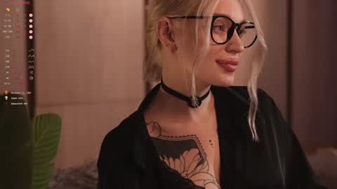 kinkylina_ online show from 28, 2, 2025