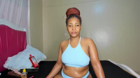 Snapshot of kinkylyla chatting on 6, 11, 2025 Kinky online show from 6, 11, 2025