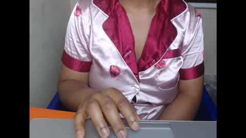 Snapshot of kinkyxxjuice chatting on 12, 9, 2025 kinkyxxjuice online show from 12, 9, 2025