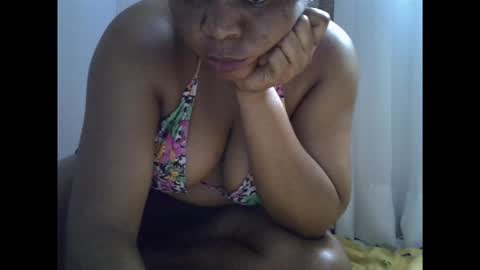 Snapshot of kinkyxxjuice chatting on 29, 10, 2025 kinkyxxjuice online show from 29, 10, 2025