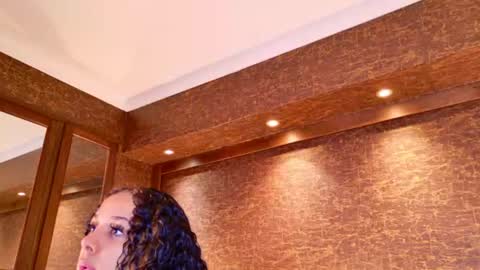  CALL ME KINSLEY  online show from 28, 7, 2026