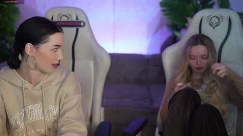 Sweet girls online show from 12, 1, 2026