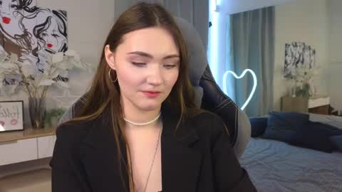 Snapshot of kira_jin chatting on 4, 3, 2025 kira_jin online show from 4, 3, 2025