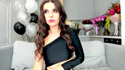 Snapshot of kira_mmr chatting on 21, 9, 2025 Kira and friends online show from 21, 9, 2025