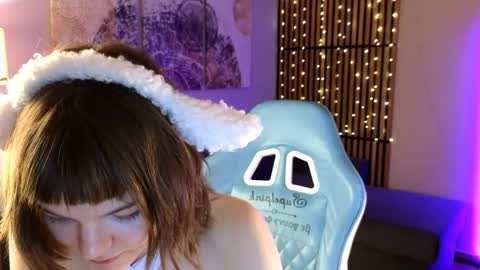 kira_naughtly online show from 11, 5, 2026