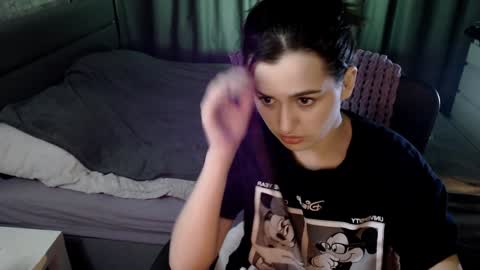 Snapshot of kira_yammy chatting on 31, 12, 2024 Kira follow me online show from 31, 12, 2024