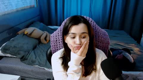 Snapshot of kira_yammy chatting on 6, 2, 2025 Kira follow me online show from 6, 2, 2025