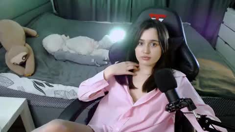 Snapshot of kira_yammy chatting on 14, 2, 2025 Kira follow me online show from 14, 2, 2025