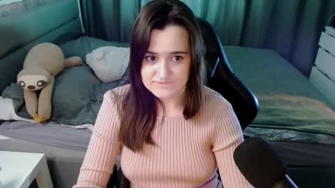 Snapshot of kira_yammy chatting on 18, 2, 2025 Kira follow me online show from 18, 2, 2025