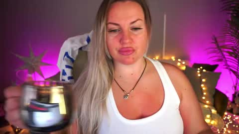 Snapshot of kiracandys chatting on 4, 6, 2026 Kira online show from 4, 6, 2026