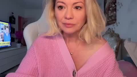 KiraDivine online show from 6, 12, 2024