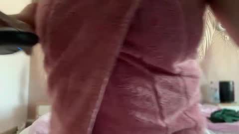 KiraDivine online show from 25, 4, 2026