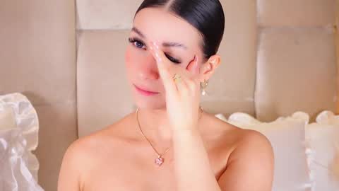 kira online show from 4, 2, 2026