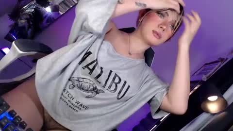 Snapshot of kiramillerxx chatting on 25, 6, 2026 Its your girl KIRA online show from 25, 6, 2026