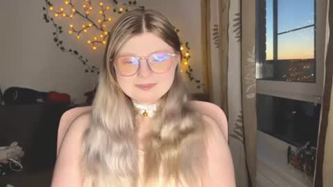 KiraYume online show from 18, 6, 2026