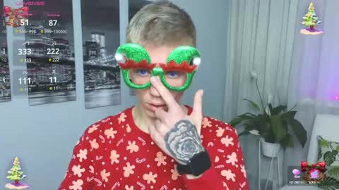 Snapshot of kireev_ chatting on 4, 12, 2024 online show from 4, 12, 2024