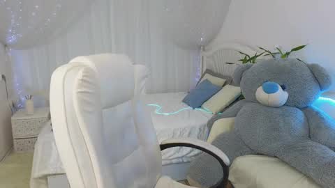 Snapshot of kireev_ chatting on 7, 3, 2025 online show from 7, 3, 2025