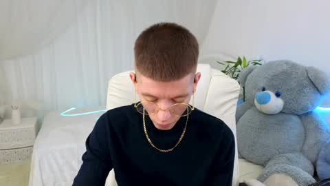 Snapshot of kireev_ chatting on 12, 3, 2025 online show from 12, 3, 2025