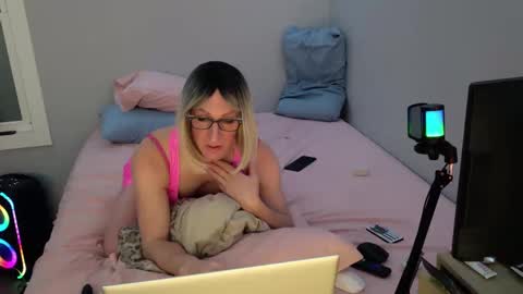 Snapshot of kirkcammerman1 chatting on 5, 1, 2025 Onya online show from 5, 1, 2025