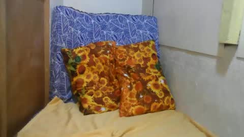 kiss_me_loves online show from 17, 6, 2026