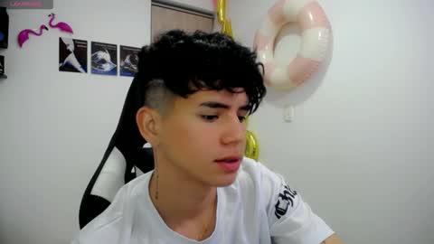 kiss_whitee online show from 22, 9, 2025