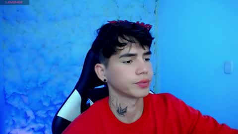 kiss_whitee online show from 5, 11, 2025