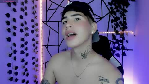 kiss_whitee online show from 23, 5, 2026