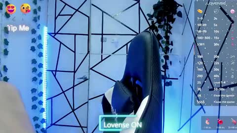 kiss_whitee online show from 1, 6, 2026