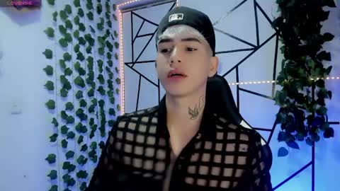 kiss_whitee online show from 8, 7, 2026