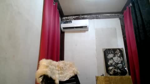 Snapshot of kisses_asian143 chatting on 28, 7, 2026 VICTORIA online show from 28, 7, 2026