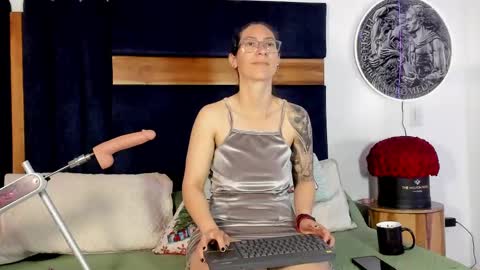Kissing Company online show from 9, 6, 2026