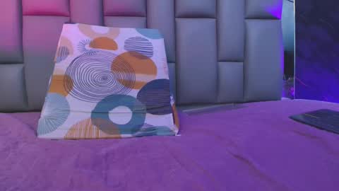 BELLA FLAME online show from 2, 10, 2025