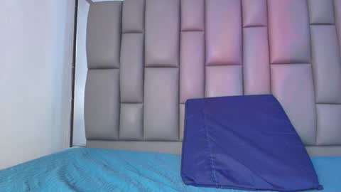 BELLA FLAME online show from 19, 11, 2025