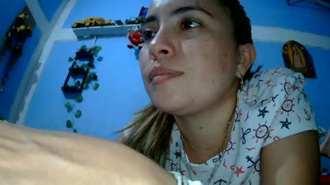 Snapshot of kissmelovejummy chatting on 16, 6, 2026 Erika paul online show from 16, 6, 2026