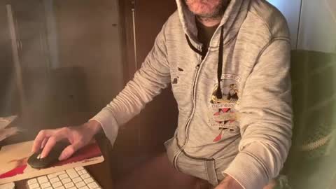 kissofbanned1983 online show from 23, 4, 2026