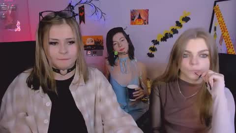 Snapshot of kitniss_dreamy chatting on 31, 10, 2025 kitniss online show from 31, 10, 2025