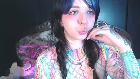 Snapshot of kitsunearineko chatting on 4, 7, 2026 Ari Keimiwrights online show from 4, 7, 2026