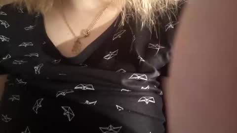 Snapshot of kitsuneniki chatting on 16, 2, 2026 kitsuneniki online show from 16, 2, 2026