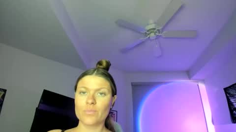 Snapshot of kitsuneserina77 chatting on 12, 1, 2025 Serina Chan online show from 12, 1, 2025