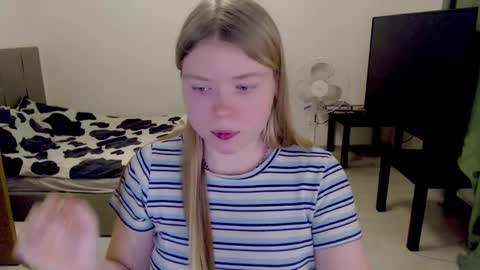 Jennyblonde and Emmabrunette online show from 22, 2, 2025