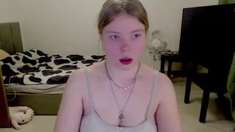 Jennyblonde and Emmabrunette online show from 1, 3, 2025